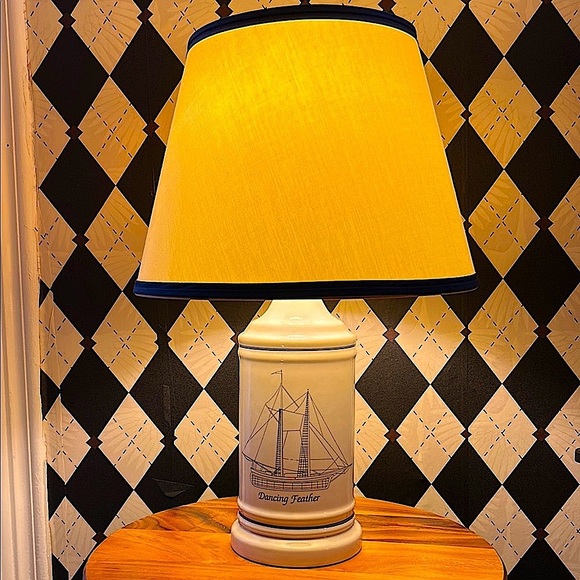 Vintage Nautical Theme Table Lamp – Timeless Maritime Masterpiece - Blue & White - Picture 3 of 9